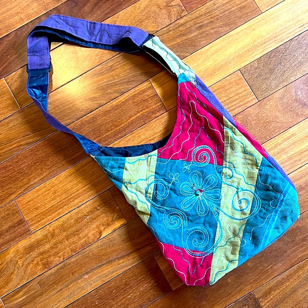 Made in Alaska stitch cross bag 🧡